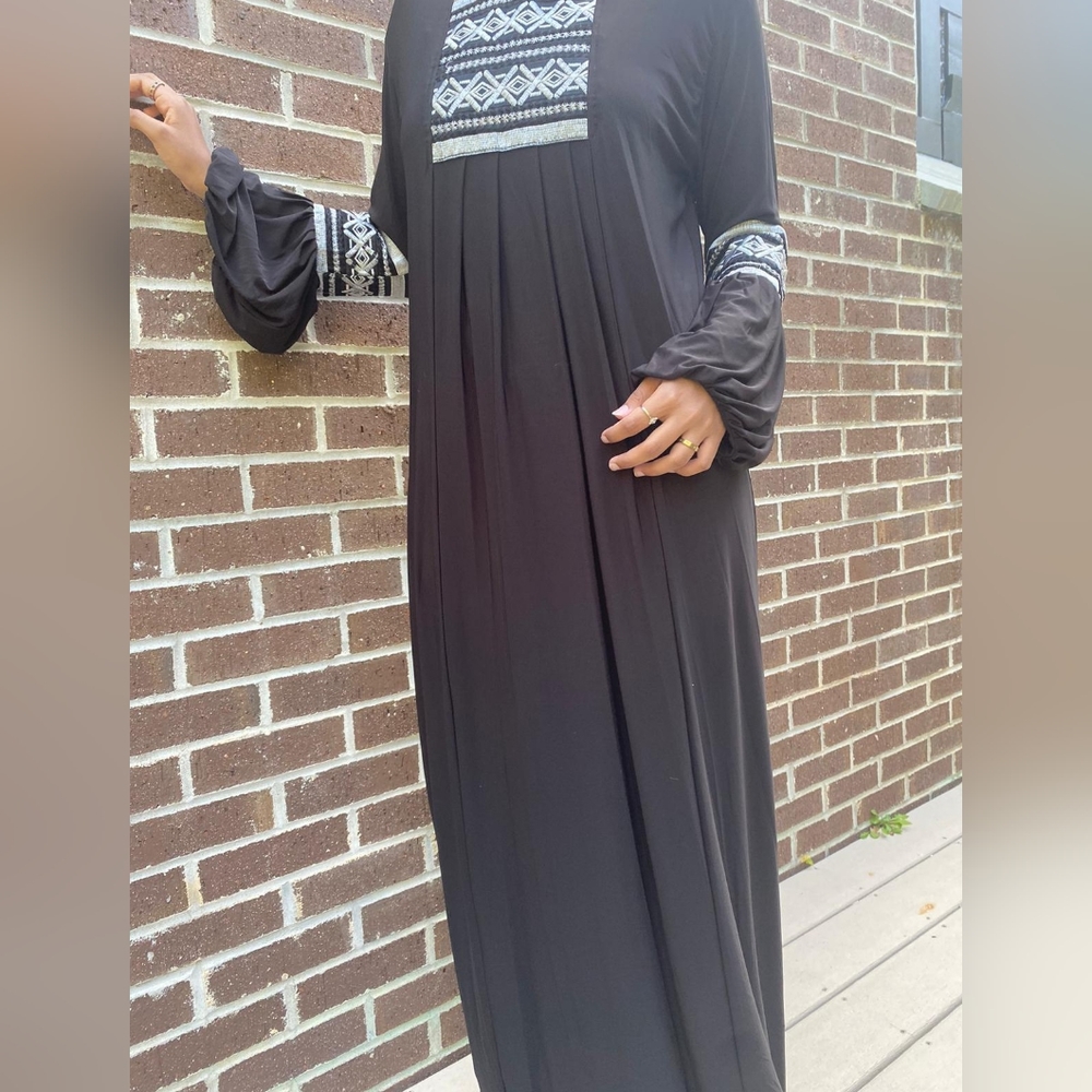 Maxi embroidered dress